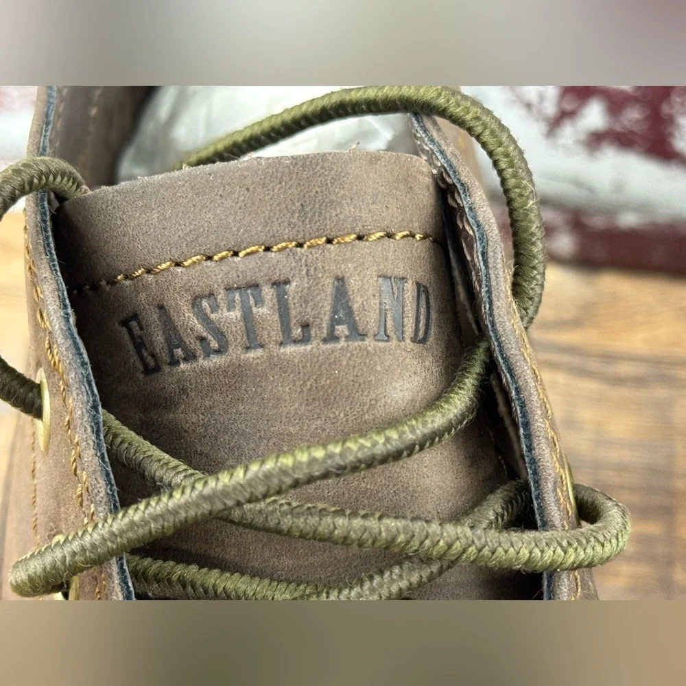 Eastland Men's Seneca Chukka Boots, Dark Brown US Size 10 (New in Box)